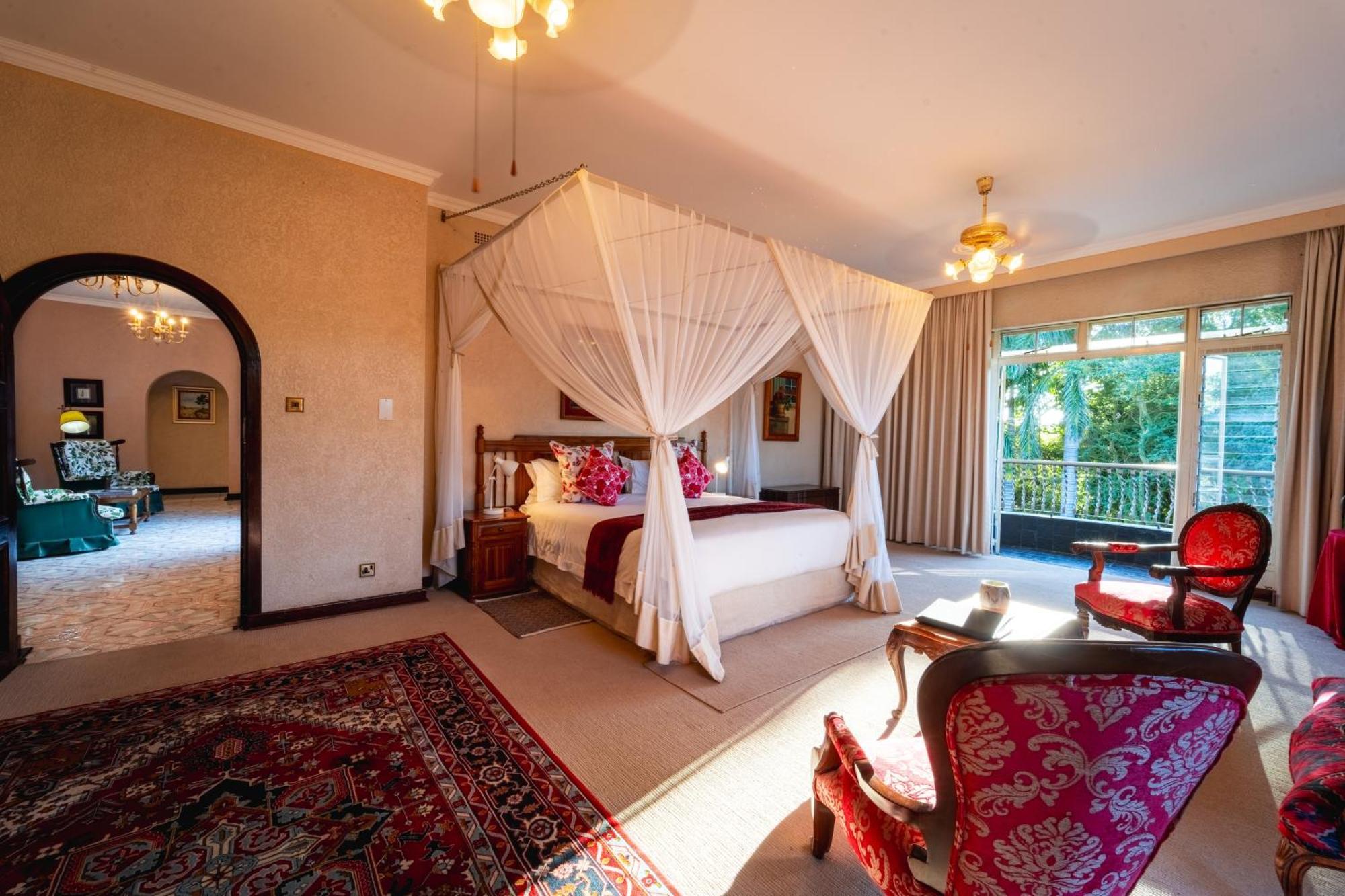 The Victorian Manor Bed & Breakfast Виктория Фолс Екстериор снимка