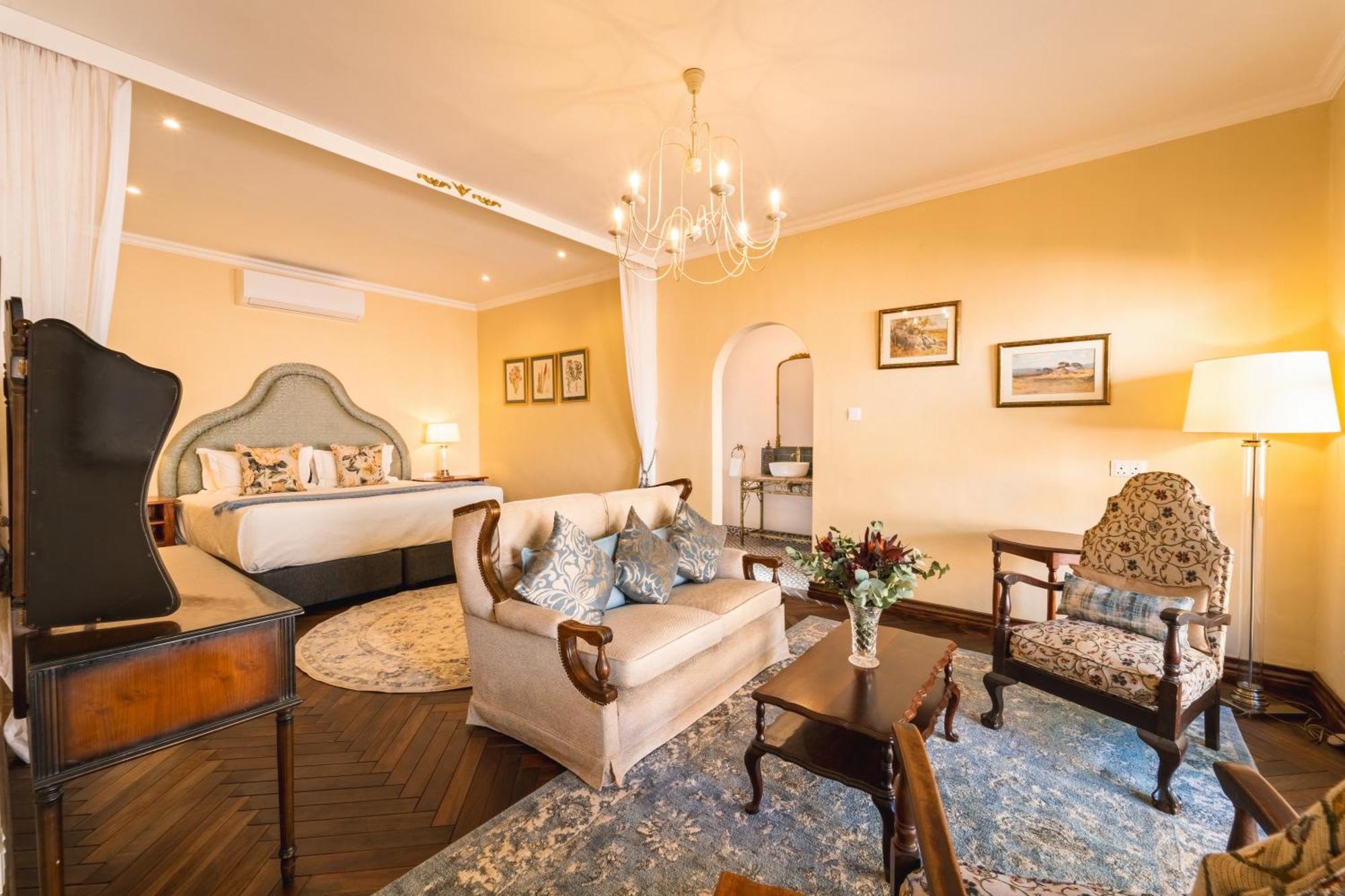 The Victorian Manor Bed & Breakfast Виктория Фолс Екстериор снимка