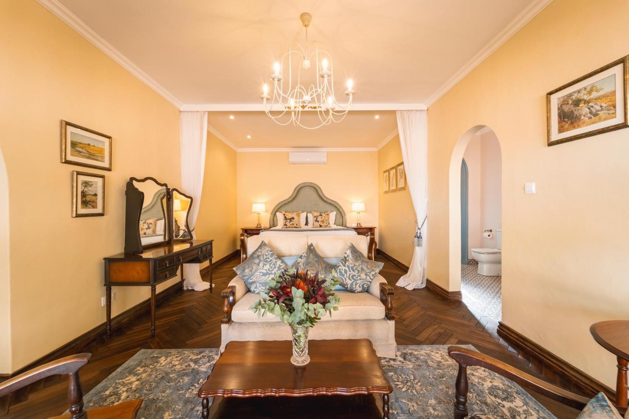 The Victorian Manor Bed & Breakfast Виктория Фолс Екстериор снимка