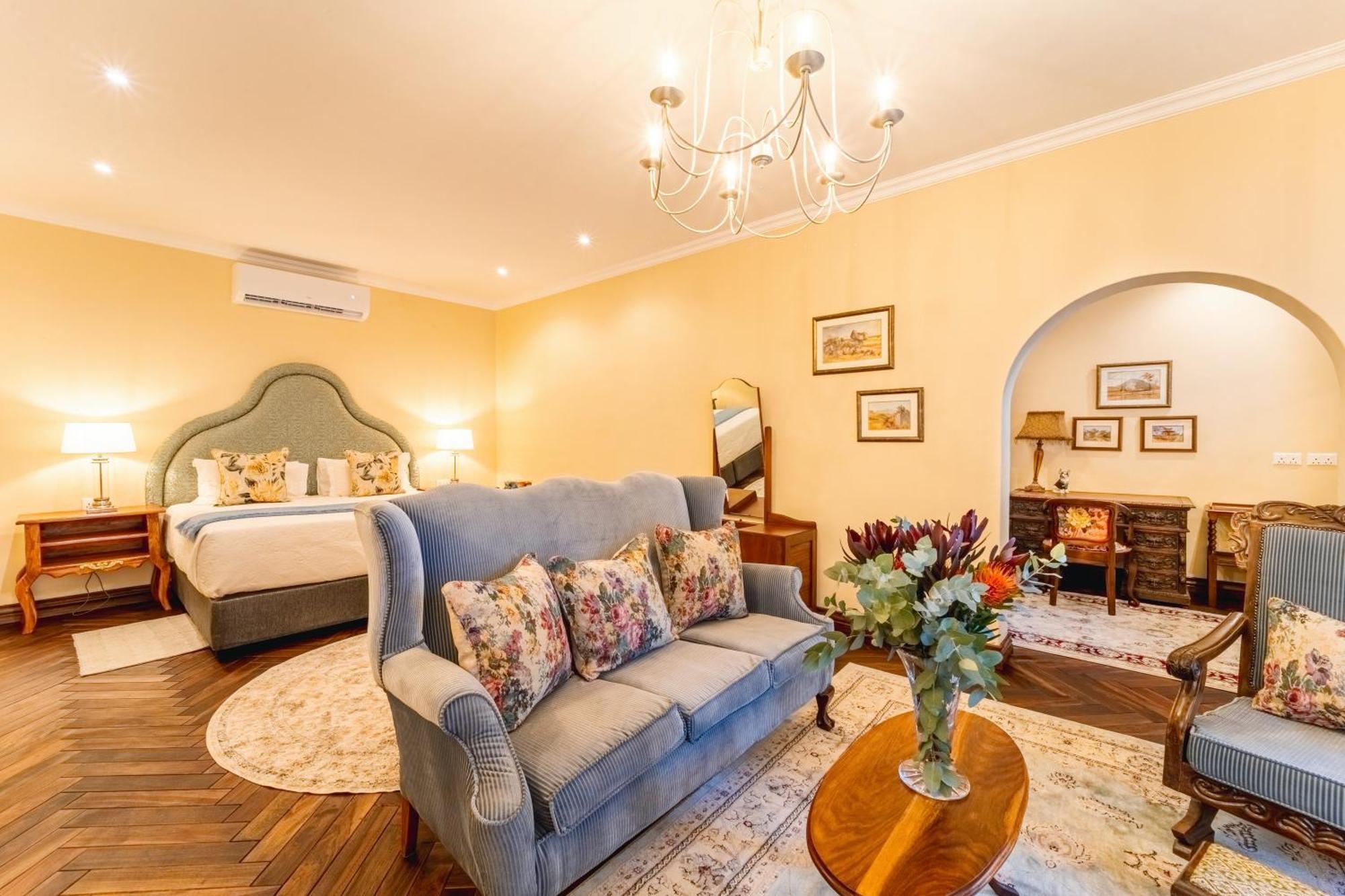 The Victorian Manor Bed & Breakfast Виктория Фолс Екстериор снимка